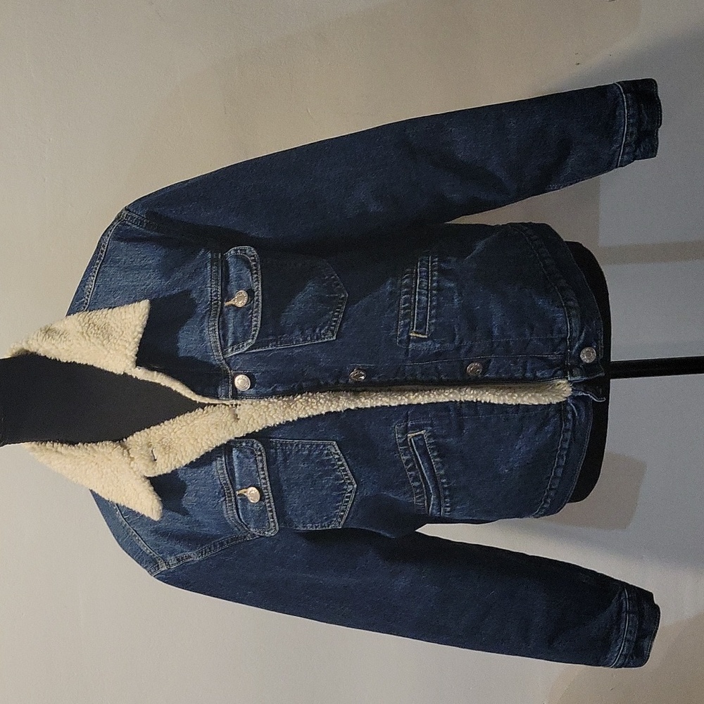 Gap Factory sherpa denim jacket sz L.
